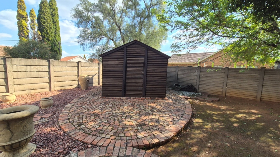 3 Bedroom Property for Sale in Roodia Free State
